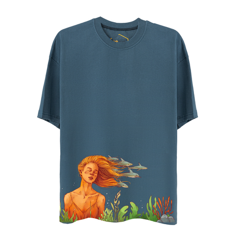 Girl In The Ocean Unisex Oversize Tshirt